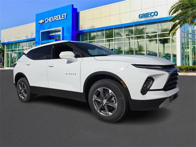 new 2025 Chevrolet Blazer car, priced at $32,004