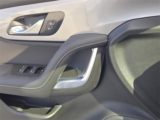 new 2025 Chevrolet Blazer car, priced at $32,004