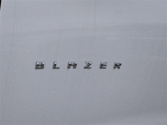 new 2025 Chevrolet Blazer car, priced at $34,004