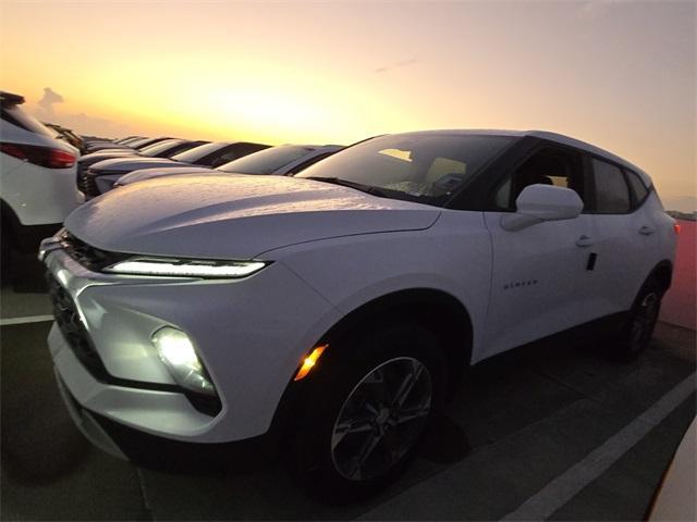 new 2025 Chevrolet Blazer car, priced at $35,004