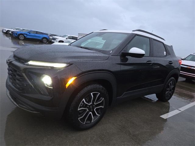 new 2025 Chevrolet TrailBlazer car, priced at $24,419