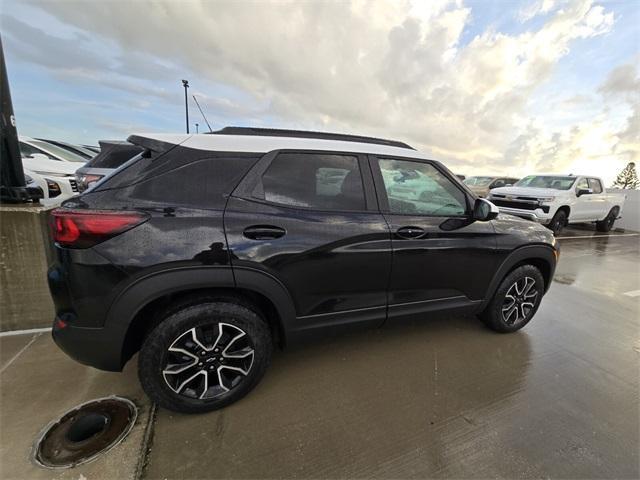 new 2025 Chevrolet TrailBlazer car, priced at $28,419