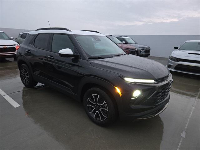 new 2025 Chevrolet TrailBlazer car, priced at $24,419