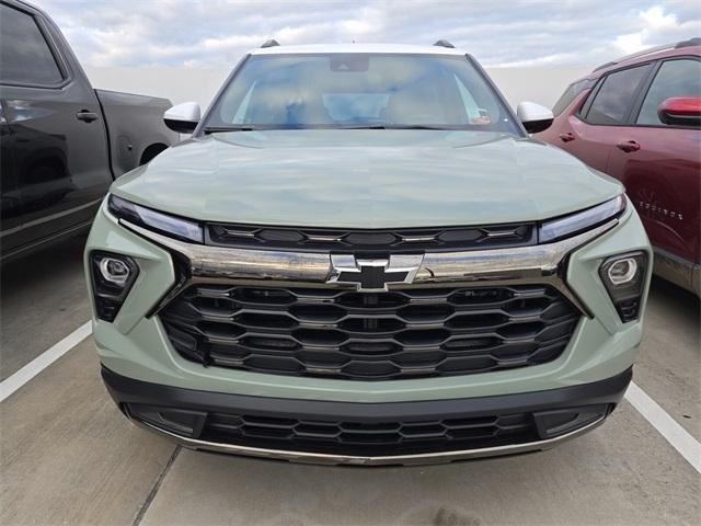 new 2025 Chevrolet TrailBlazer car, priced at $28,419