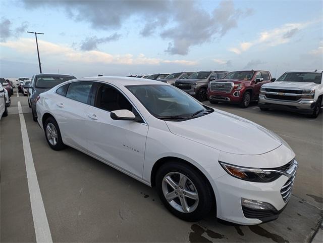 new 2024 Chevrolet Malibu car, priced at $21,346