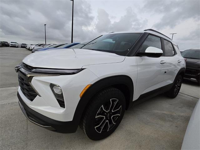 new 2025 Chevrolet TrailBlazer car, priced at $30,130