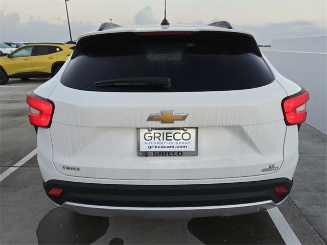 new 2025 Chevrolet Trax car