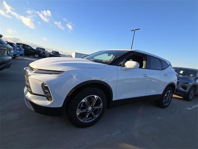 new 2025 Chevrolet Blazer car, priced at $31,375