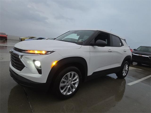 new 2025 Chevrolet TrailBlazer car, priced at $23,853