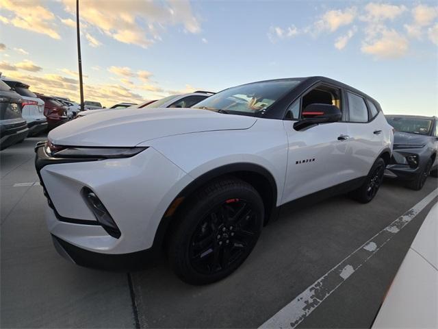 new 2025 Chevrolet Blazer car, priced at $34,611