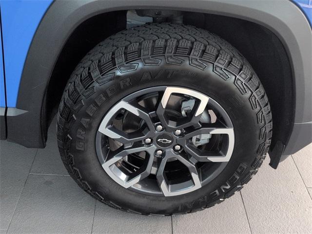 used 2025 Chevrolet Equinox car, priced at $30,000