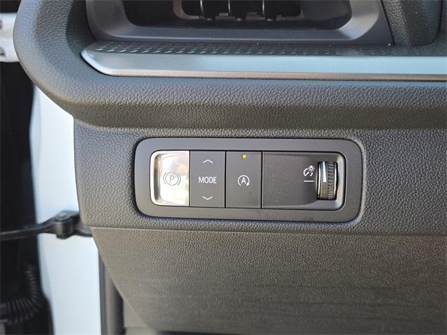 new 2025 Chevrolet Traverse car, priced at $39,432