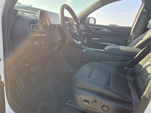 new 2025 Chevrolet Traverse car, priced at $39,432