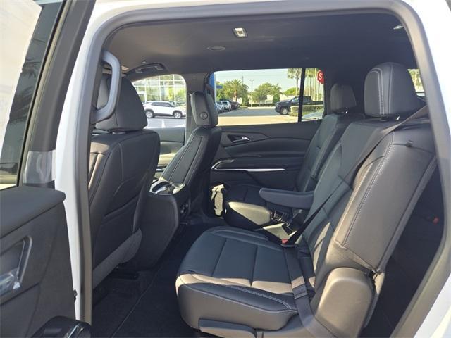new 2025 Chevrolet Traverse car, priced at $40,543