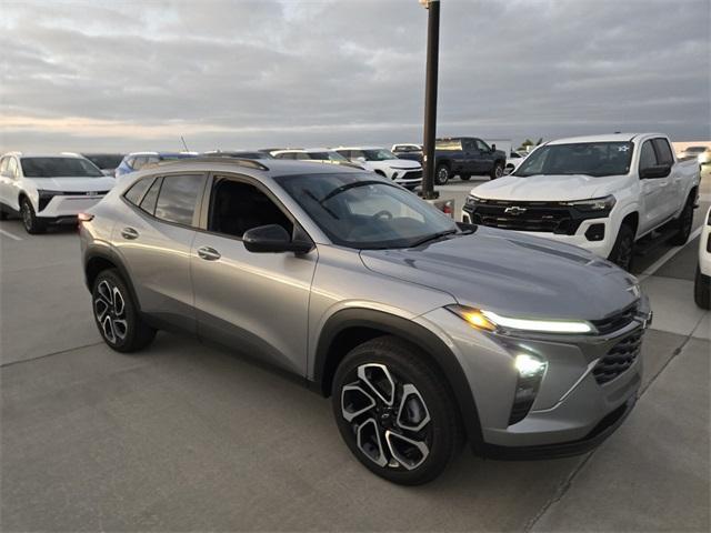 new 2025 Chevrolet Trax car, priced at $24,246