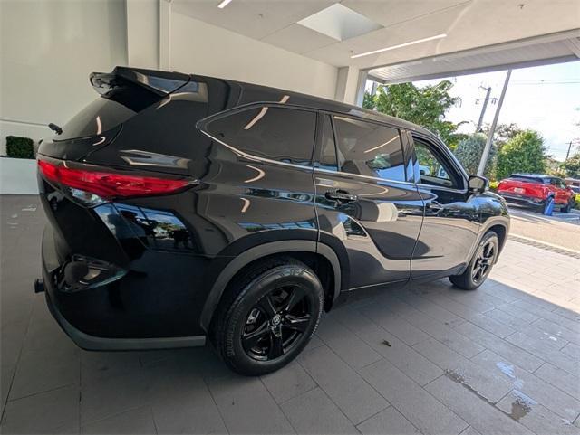 used 2020 Toyota Highlander car, priced at $23,500