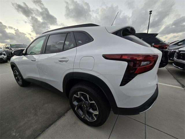 new 2025 Chevrolet Trax car