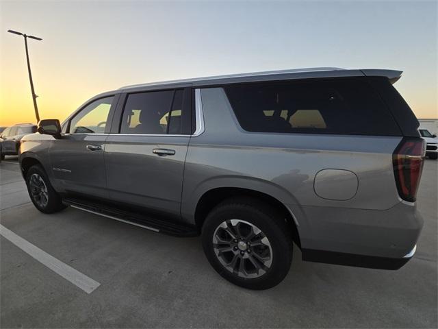 new 2025 Chevrolet Suburban car