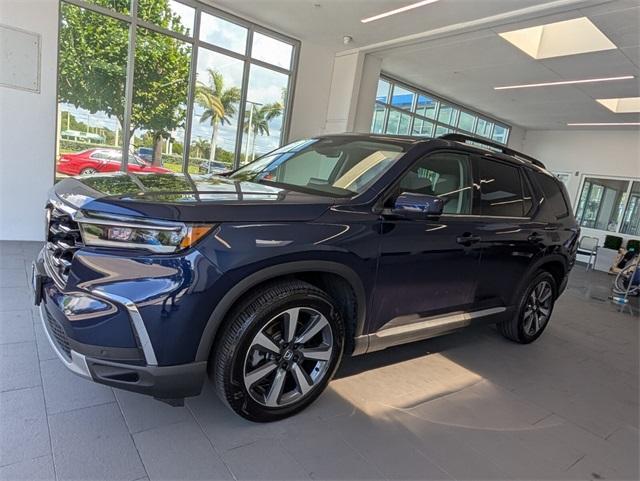 used 2025 Honda Pilot car, priced at $40,880