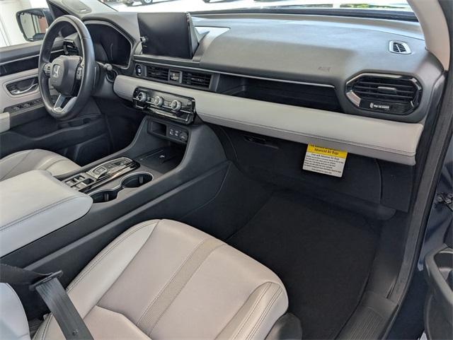 used 2025 Honda Pilot car, priced at $40,880
