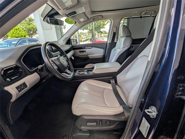 used 2025 Honda Pilot car, priced at $40,880