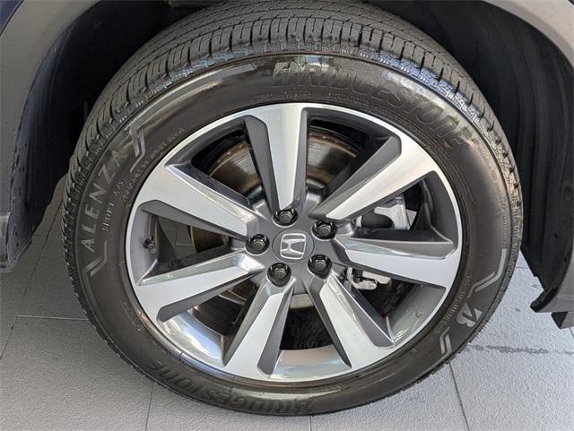 used 2025 Honda Pilot car, priced at $40,880