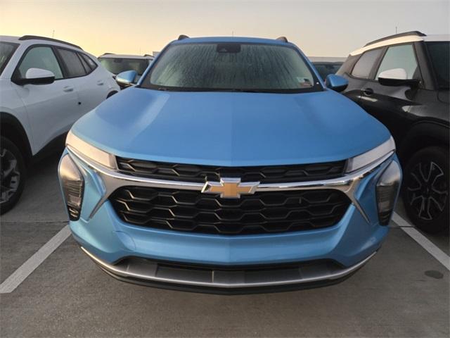 new 2025 Chevrolet Trax car, priced at $23,395