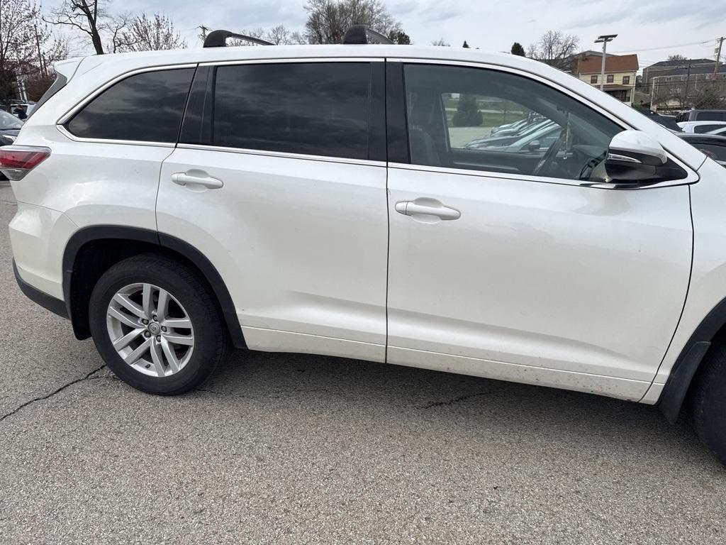 used 2015 Toyota Highlander car, priced at $17,346