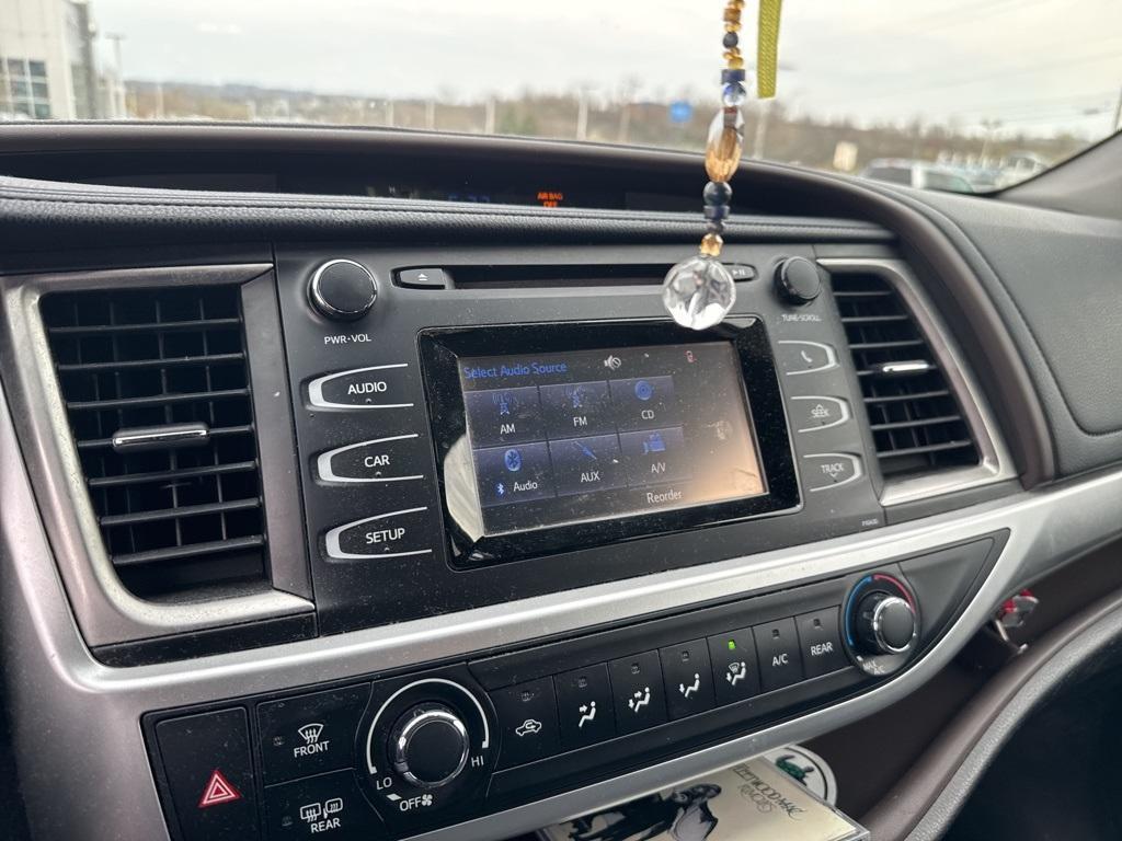 used 2015 Toyota Highlander car, priced at $17,346