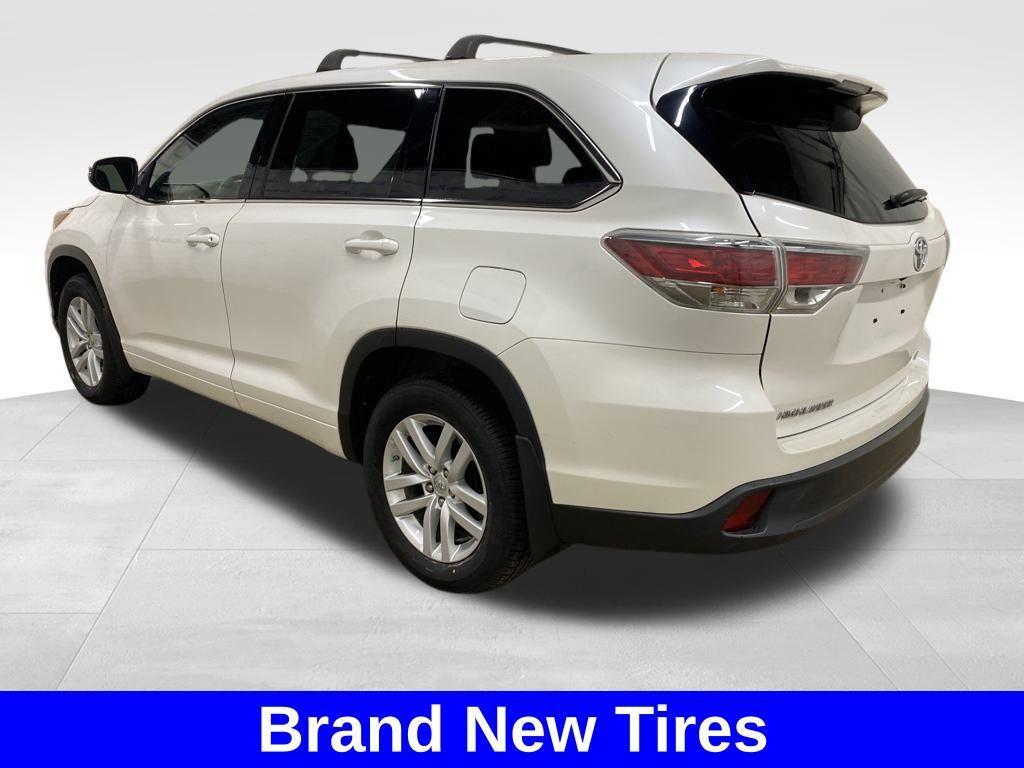 used 2015 Toyota Highlander car, priced at $15,919