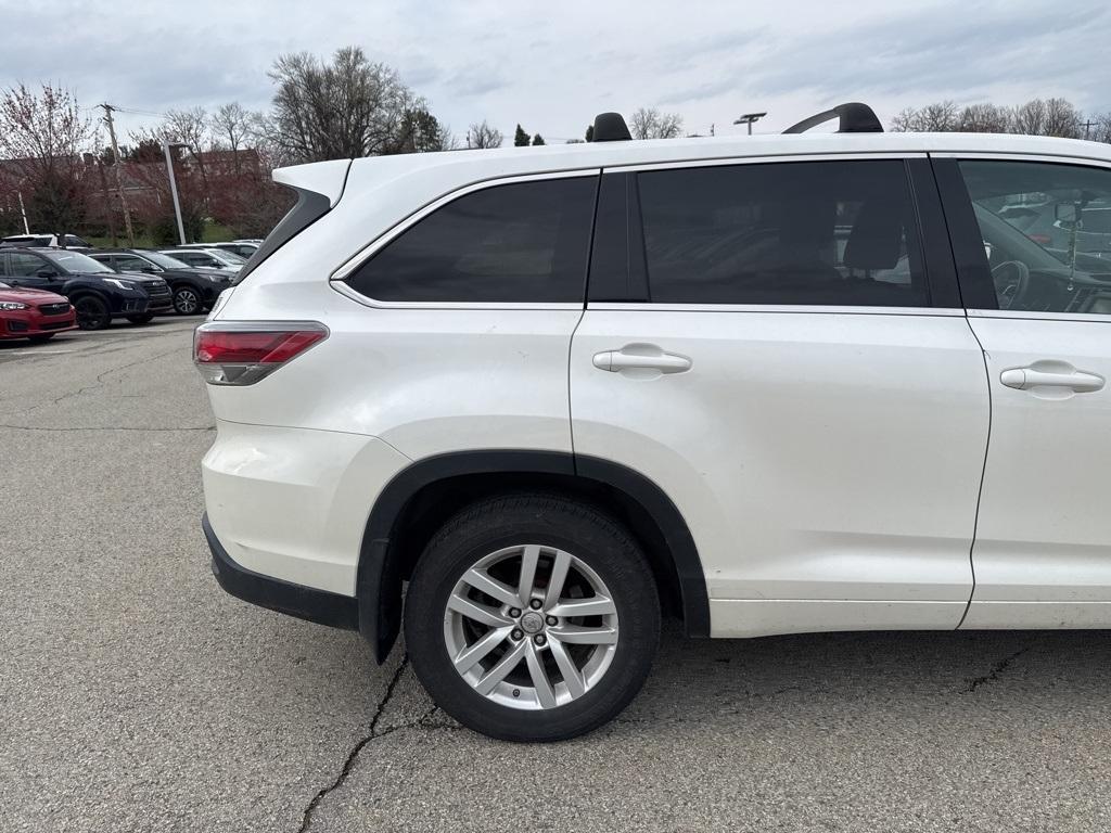 used 2015 Toyota Highlander car, priced at $17,346