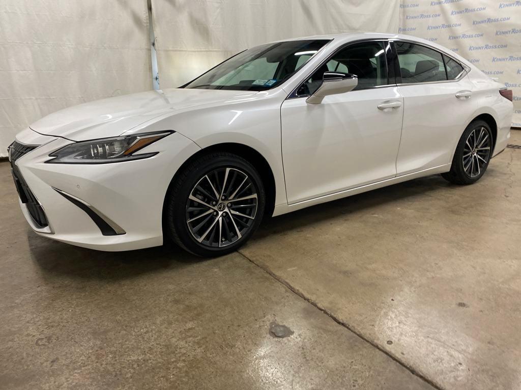 used 2022 Lexus ES 350 car, priced at $35,737