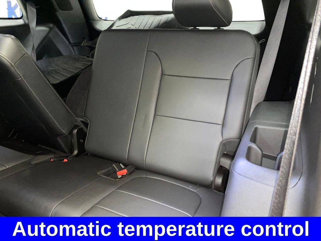 used 2022 Chevrolet Traverse car, priced at $31,394