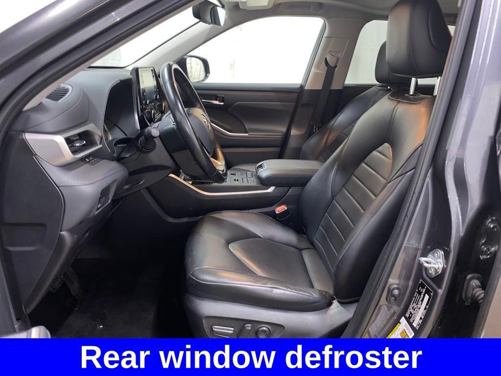 used 2022 Toyota Highlander car, priced at $36,997