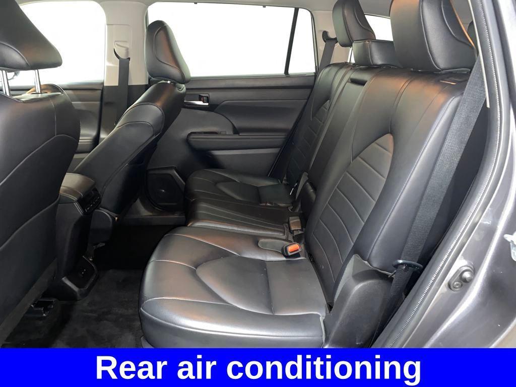 used 2022 Toyota Highlander car, priced at $36,997