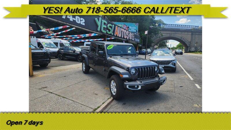 used 2023 Jeep Gladiator car, priced at $25,800