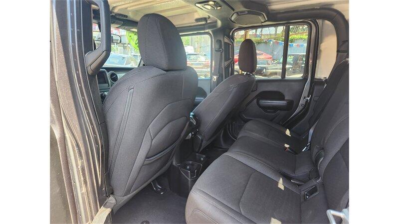 used 2023 Jeep Gladiator car, priced at $25,800