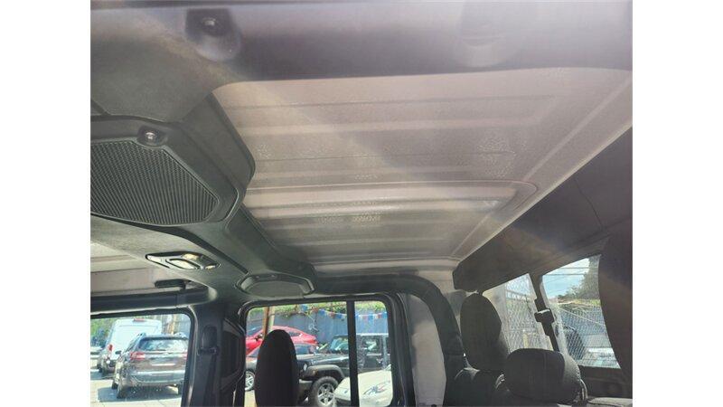 used 2023 Jeep Gladiator car, priced at $25,800