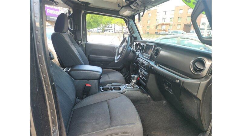 used 2023 Jeep Gladiator car, priced at $25,800