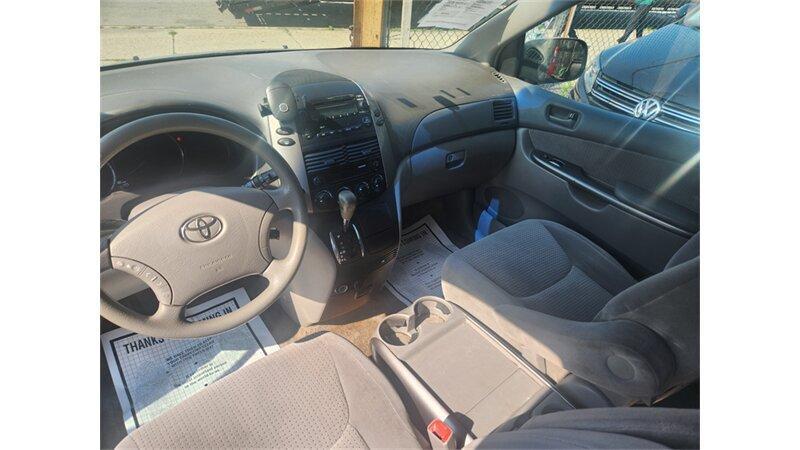 used 2006 Toyota Sienna car, priced at $3,900