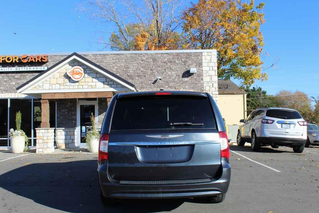 used 2014 Chrysler Town & Country car, priced at $9,490