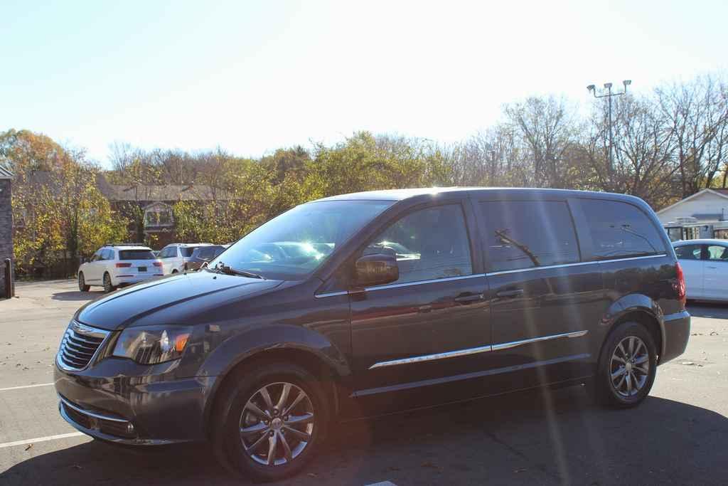 used 2014 Chrysler Town & Country car, priced at $9,490