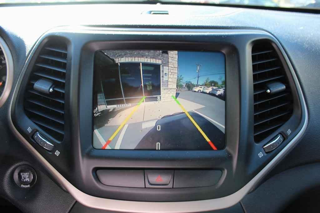 used 2015 Jeep Cherokee car, priced at $13,790