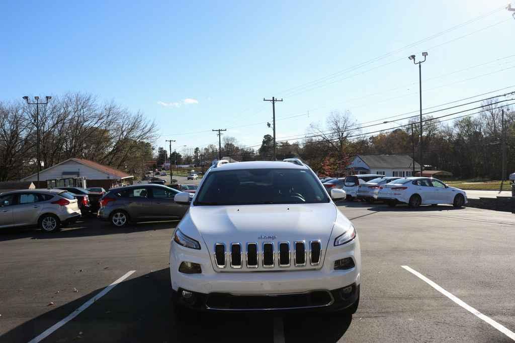 used 2015 Jeep Cherokee car, priced at $16,490