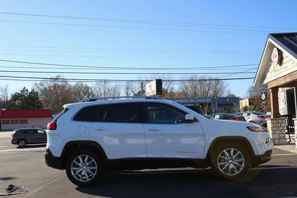 used 2015 Jeep Cherokee car, priced at $16,490