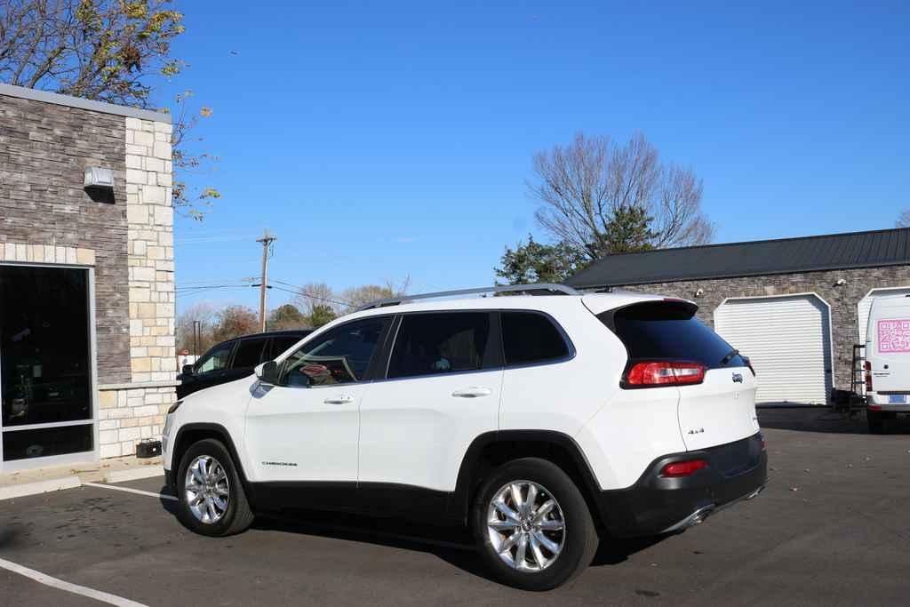used 2015 Jeep Cherokee car, priced at $16,490