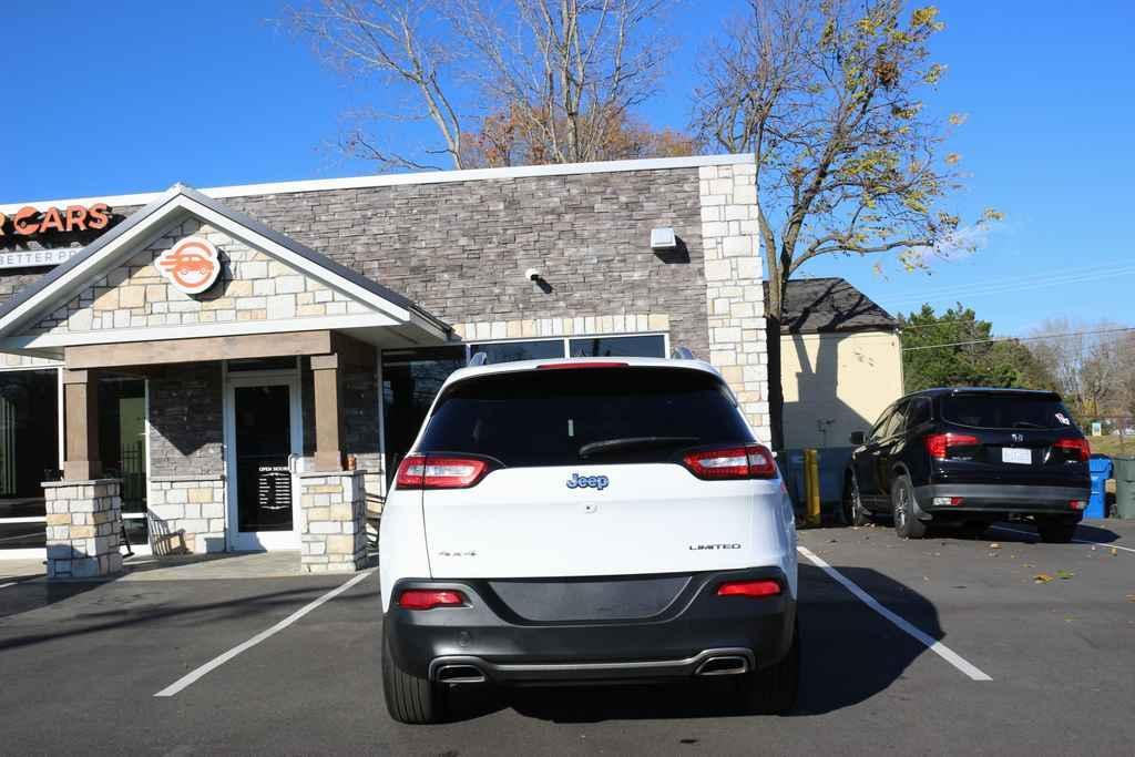 used 2015 Jeep Cherokee car, priced at $16,490