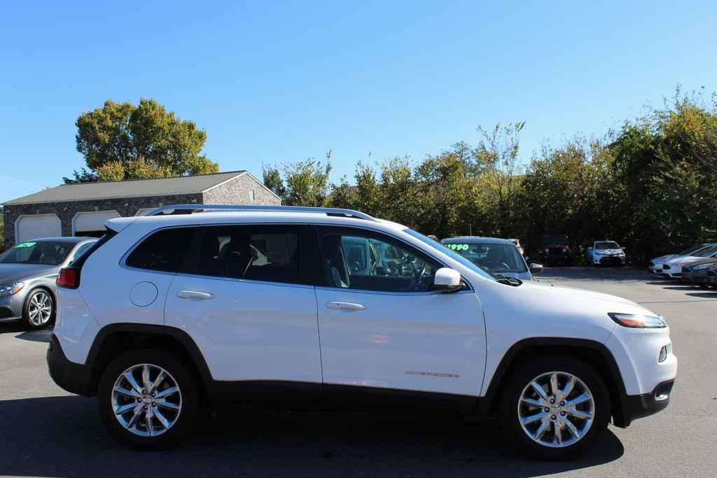 used 2015 Jeep Cherokee car, priced at $13,790