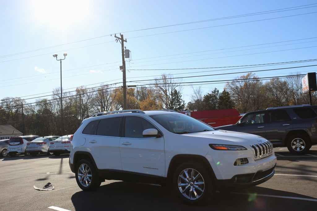 used 2015 Jeep Cherokee car, priced at $16,490