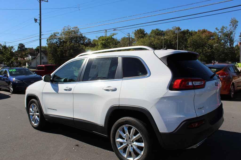 used 2015 Jeep Cherokee car, priced at $13,790
